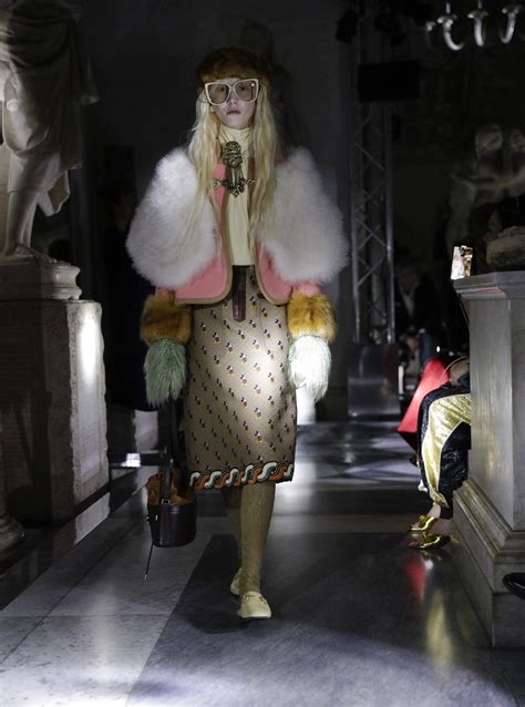 gucci sfilata musei capitolini|Gucci sfila nei Musei Capitolini a Roma: la collezione Cruise 2020 .